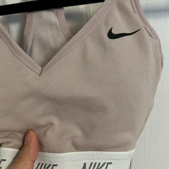 Nike lavender tank top - Picture 2 of 4